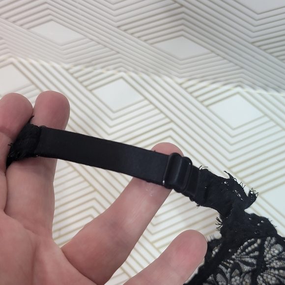 Victoria’s Secret PINK Women's Size Large Black Lace Bralette Lightly Lined Bra. - Picture 4 of 8